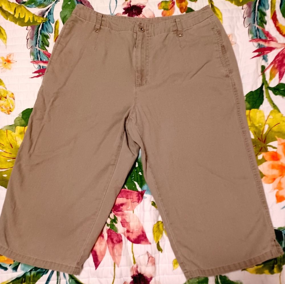 Liz Claiborne Women’s to the Knee Shorts